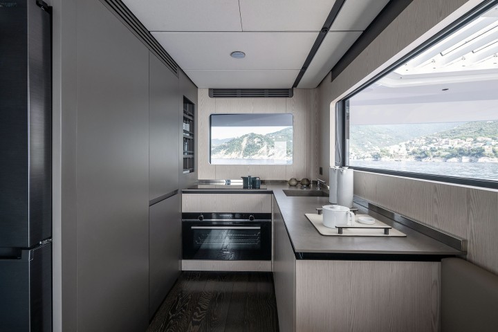 FerrettiYachtsINFYNITO80