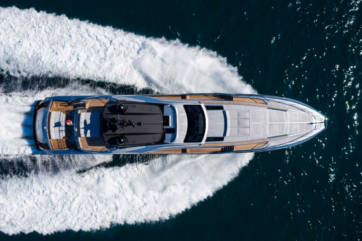 Pershing140Cruising