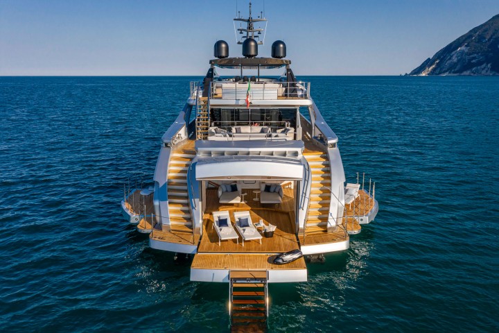 Pershing140Cruising