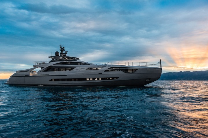 Pershing140Cruising