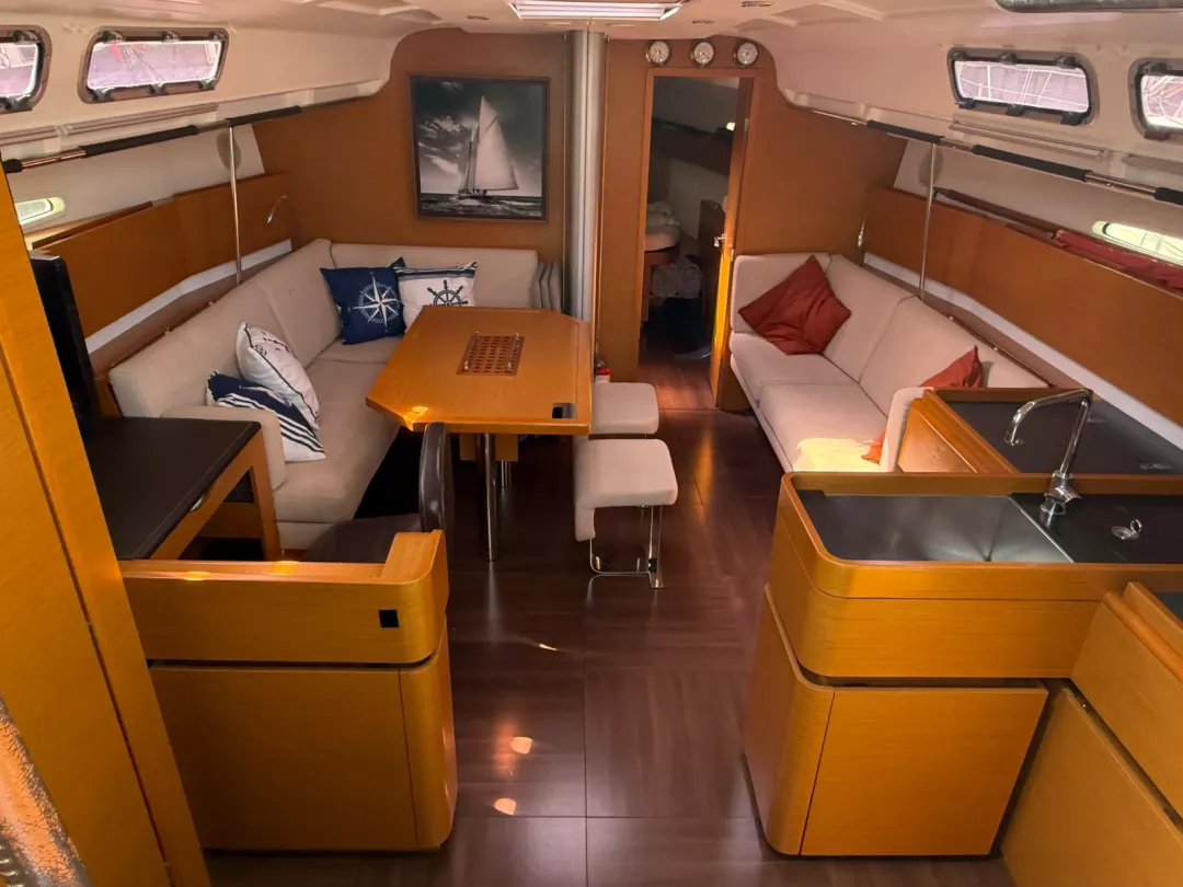 Beneteau First 45