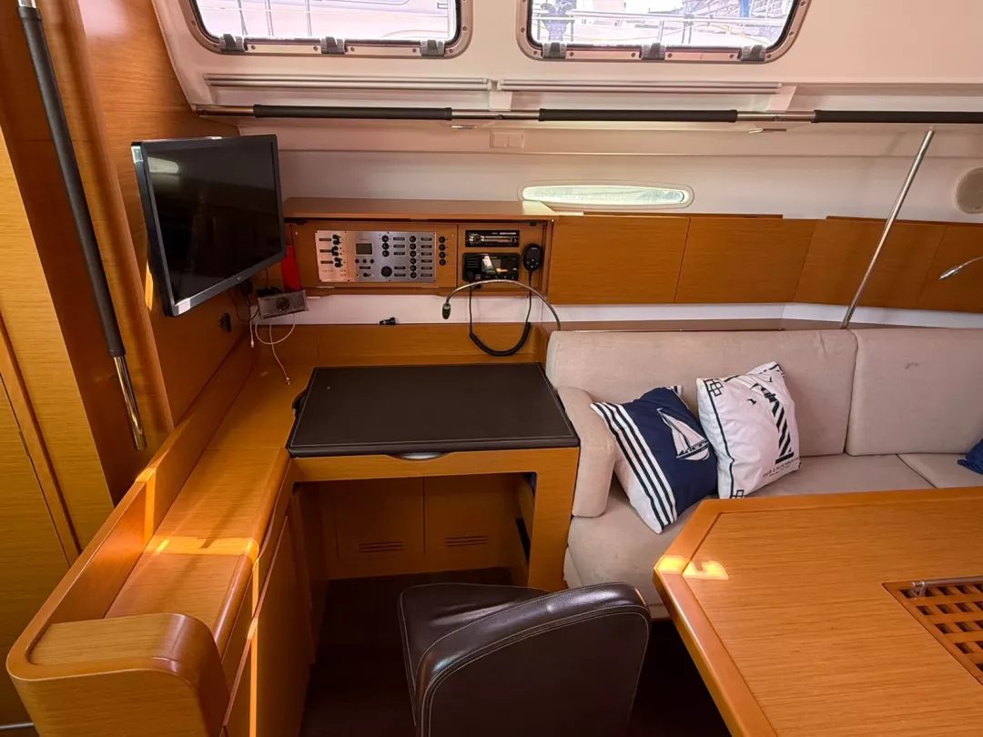 Beneteau First 45