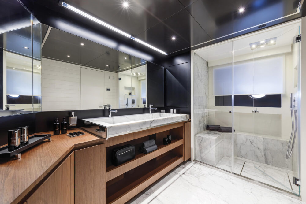 Riva 90 Argo_Master Bathroom 2k